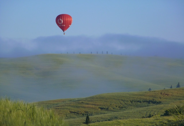 Balónový výlet nad údolím Orcia